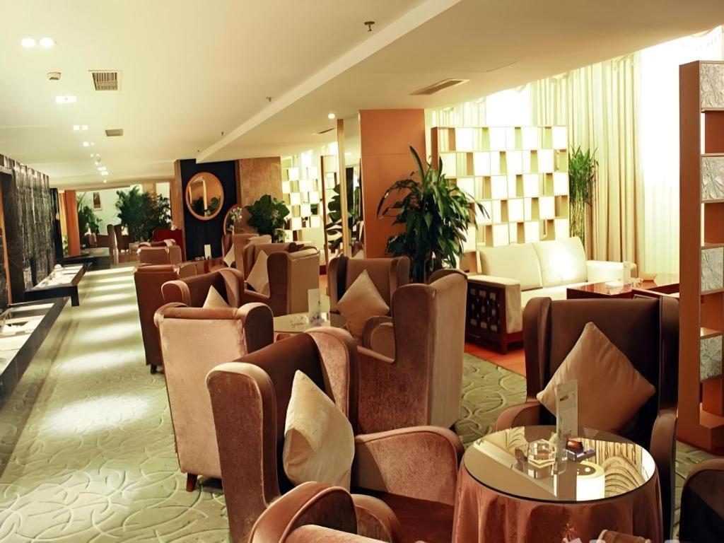 Chengdu Yinsheng International Hotel Supoqiao Extérieur photo
