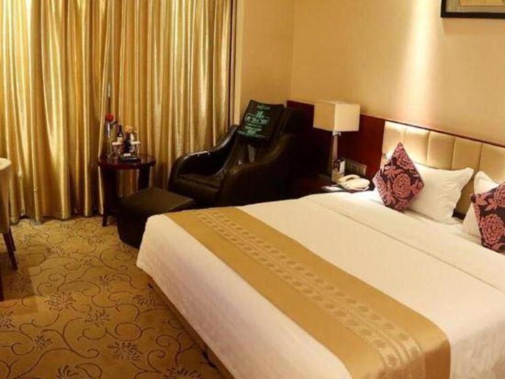 Chengdu Yinsheng International Hotel Supoqiao Extérieur photo