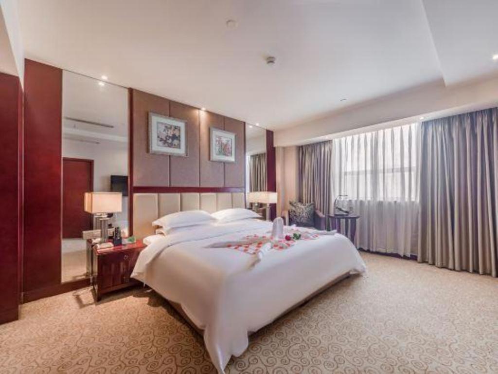 Chengdu Yinsheng International Hotel Supoqiao Extérieur photo
