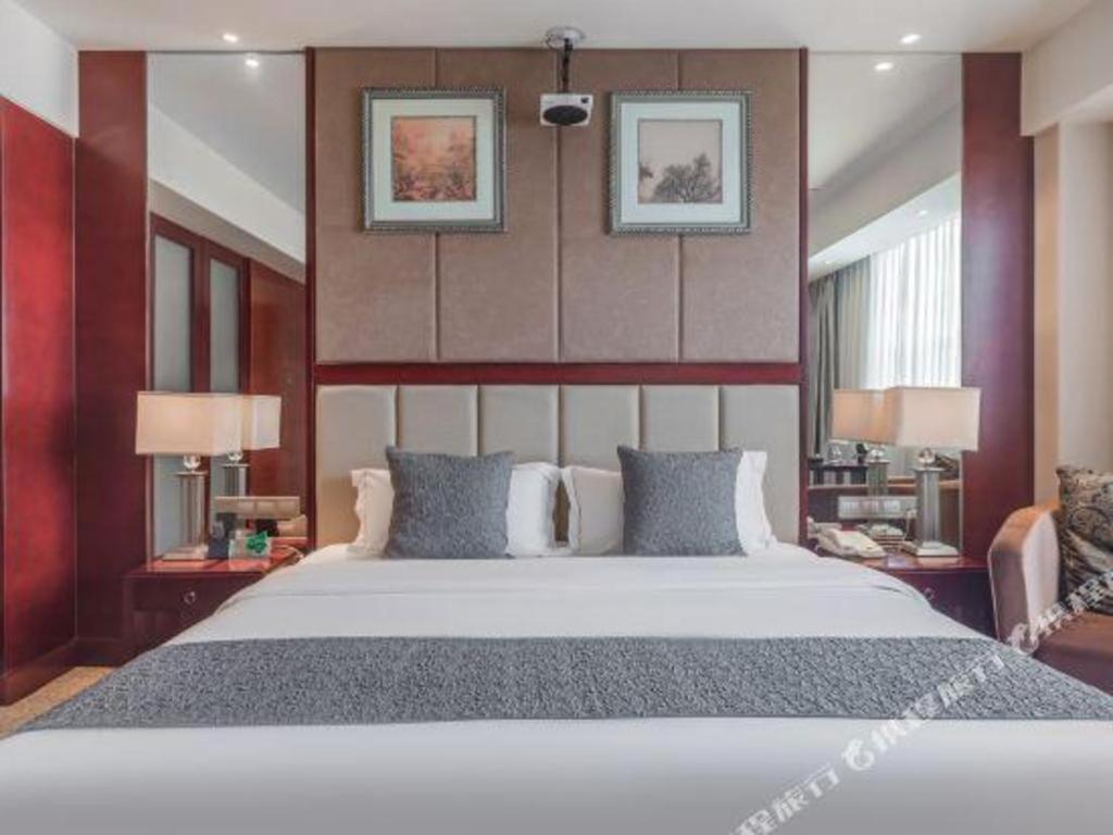 Chengdu Yinsheng International Hotel Supoqiao Extérieur photo