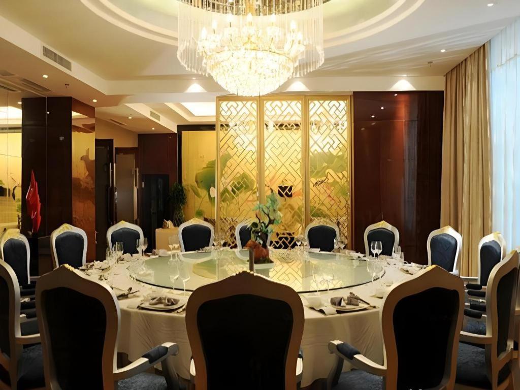 Chengdu Yinsheng International Hotel Supoqiao Extérieur photo