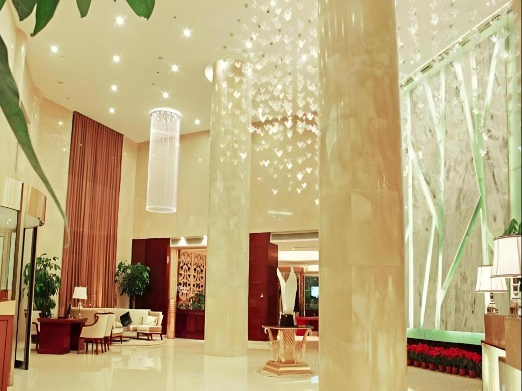 Chengdu Yinsheng International Hotel Supoqiao Extérieur photo