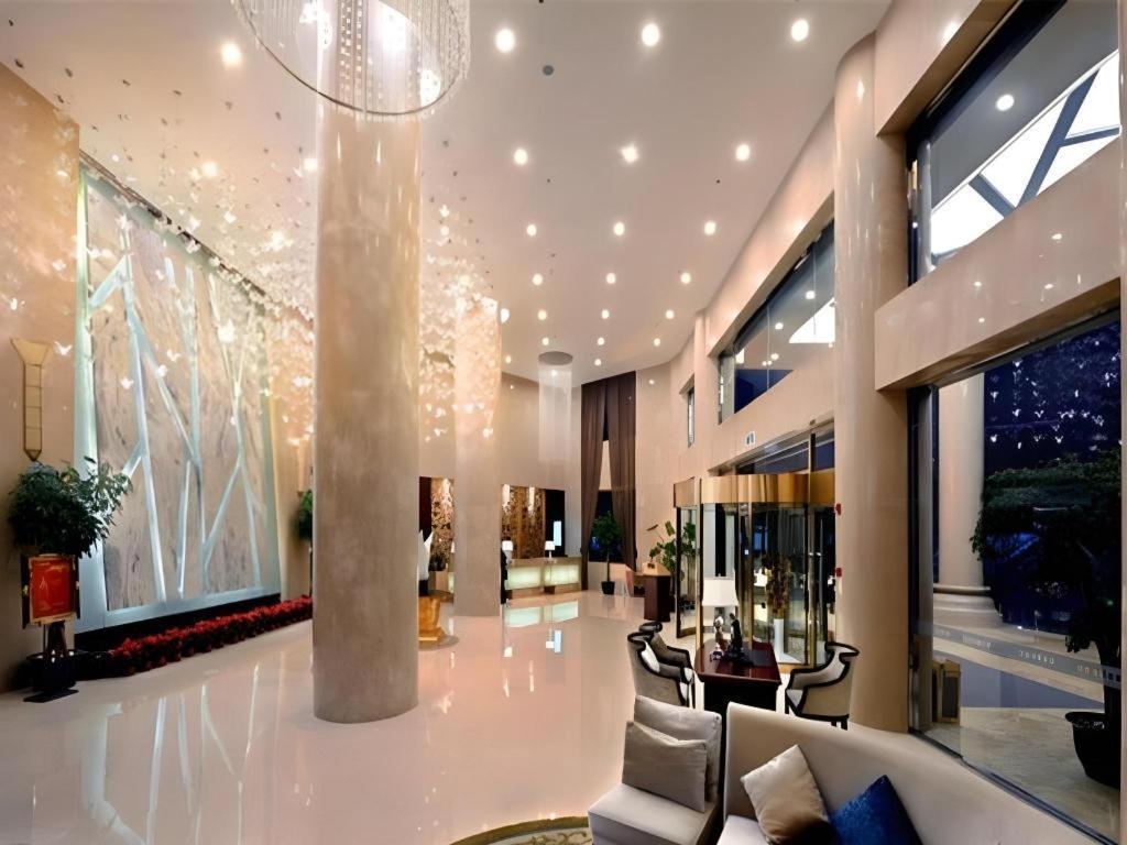 Chengdu Yinsheng International Hotel Supoqiao Extérieur photo